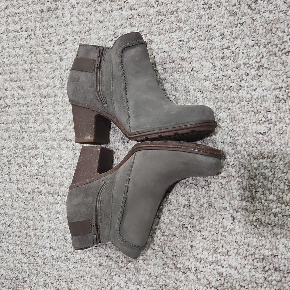 Clarks Soft Cushion Collection Booties - image 2